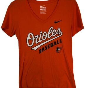 The Nike Tee Women's Athletic Cut T-Shirt, Small